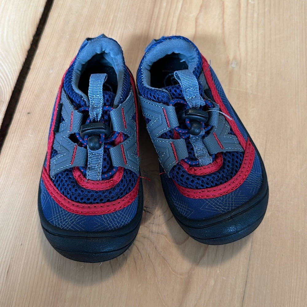 Water/active unisex little kids shoe size 6
